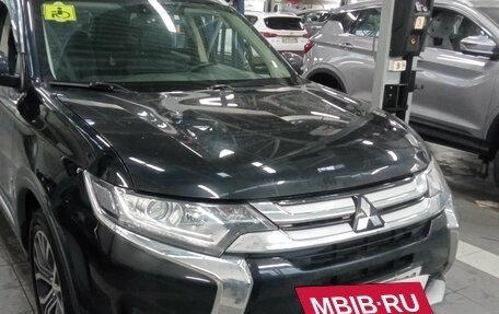 Mitsubishi Outlander III рестайлинг 3, 2018 год, 2 222 000 рублей, 2 фотография