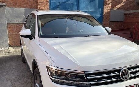Volkswagen Tiguan II, 2019 год, 3 200 000 рублей, 4 фотография