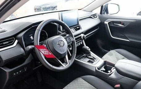 Toyota RAV4, 2023 год, 5 070 000 рублей, 11 фотография
