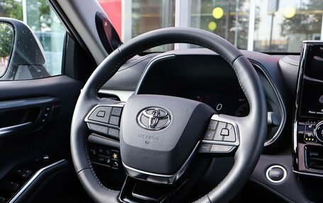 Toyota Highlander, 2023 год, 7 450 000 рублей, 5 фотография