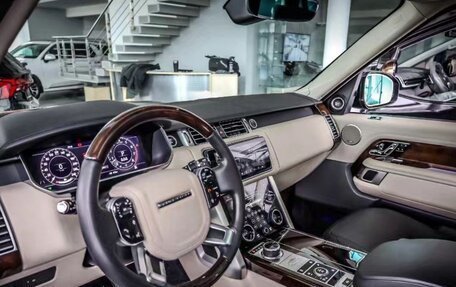 Land Rover Range Rover IV рестайлинг, 2021 год, 13 900 000 рублей, 3 фотография
