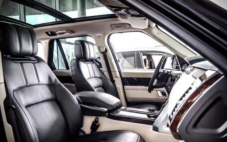 Land Rover Range Rover IV рестайлинг, 2021 год, 13 900 000 рублей, 5 фотография