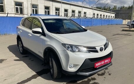 Toyota RAV4, 2015 год, 2 250 000 рублей, 2 фотография