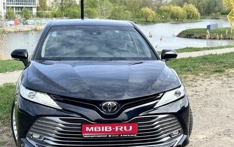 Toyota Camry, 2019 год, 3 630 000 рублей, 3 фотография