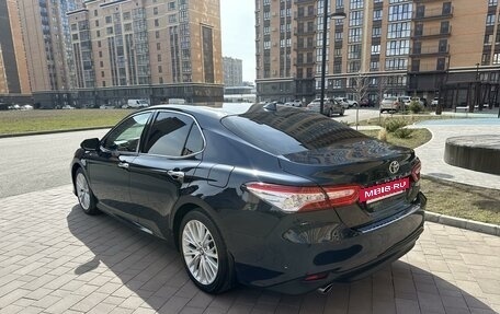 Toyota Camry, 2019 год, 3 750 000 рублей, 4 фотография