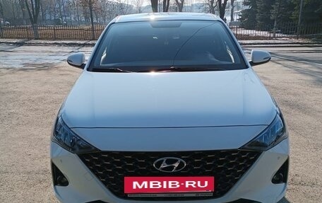 Hyundai Solaris II рестайлинг, 2020 год, 1 900 000 рублей, 5 фотография
