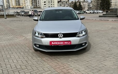 Volkswagen Jetta VI, 2013 год, 1 600 000 рублей, 4 фотография