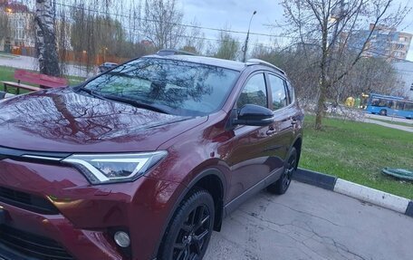 Toyota RAV4, 2019 год, 3 800 000 рублей, 2 фотография