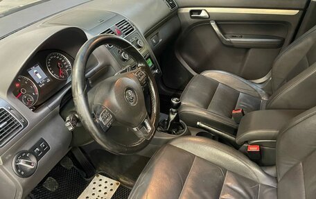 Volkswagen Touran III, 2011 год, 870 000 рублей, 14 фотография