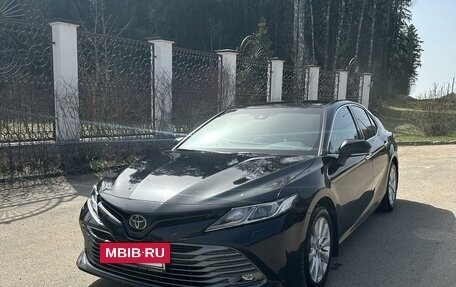 Toyota Camry, 2018 год, 2 950 000 рублей, 4 фотография