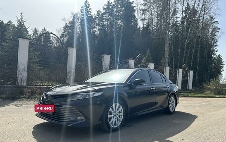 Toyota Camry, 2018 год, 2 950 000 рублей, 5 фотография