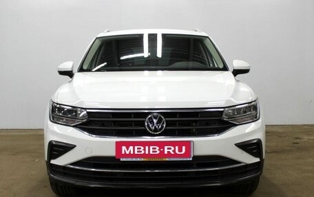 Volkswagen Tiguan II, 2021 год, 3 910 000 рублей, 2 фотография