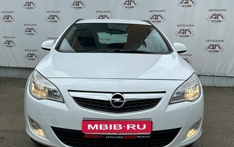 Opel Astra J, 2011 год, 999 000 рублей, 3 фотография