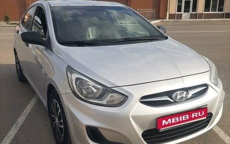 Hyundai Solaris II рестайлинг, 2012 год, 750 000 рублей, 8 фотография