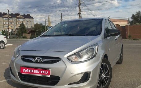 Hyundai Solaris II рестайлинг, 2012 год, 750 000 рублей, 5 фотография