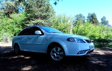 Daewoo Gentra II, 2014 год, 680 000 рублей, 2 фотография