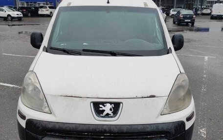 Peugeot Partner II рестайлинг 2, 2010 год, 590 000 рублей, 1 фотография