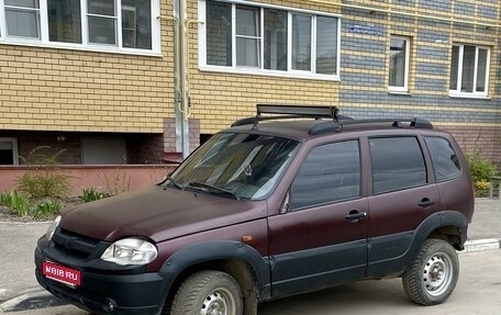 Chevrolet Niva I рестайлинг, 2003 год, 390 000 рублей, 1 фотография