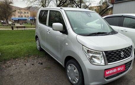 Suzuki Wagon R V, 2015 год, 685 000 рублей, 1 фотография