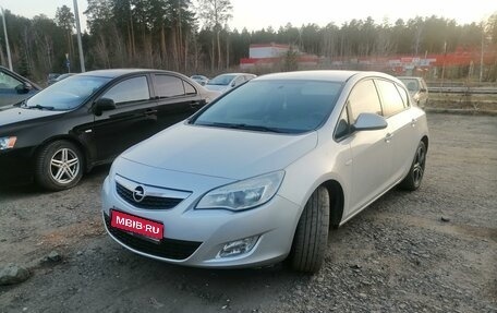 Opel Astra J, 2012 год, 900 000 рублей, 1 фотография