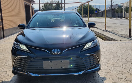 Toyota Camry, 2023 год, 4 050 000 рублей, 1 фотография