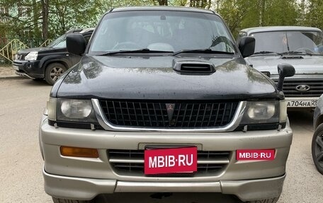 Mitsubishi Challenger I рестайлинг, 1996 год, 690 000 рублей, 1 фотография