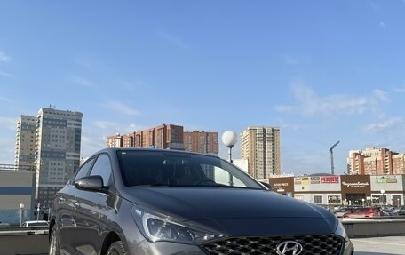 Hyundai Accent IV, 2021 год, 2 100 000 рублей, 2 фотография