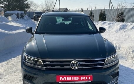 Volkswagen Tiguan II, 2019 год, 3 800 000 рублей, 2 фотография