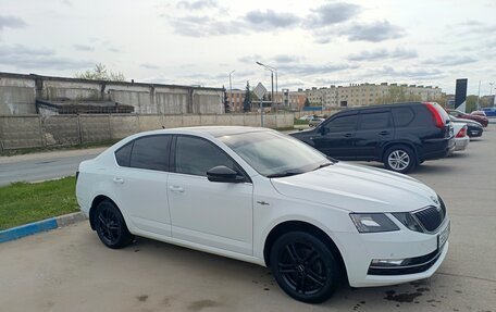 Skoda Octavia, 2020 год, 2 300 000 рублей, 1 фотография