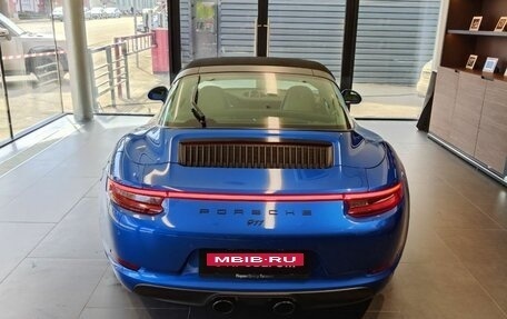 Porsche 911, 2018 год, 18 500 000 рублей, 10 фотография
