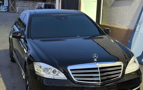 Mercedes-Benz S-Класс, 2011 год, 1 900 000 рублей, 3 фотография