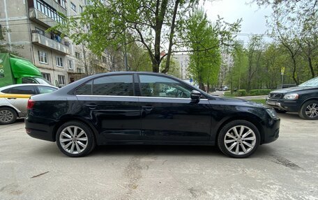 Volkswagen Jetta VI, 2014 год, 1 350 000 рублей, 2 фотография