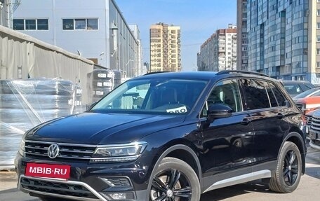 Volkswagen Tiguan II, 2019 год, 2 999 000 рублей, 3 фотография