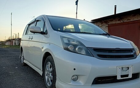 Toyota ISis I, 2010 год, 1 380 000 рублей, 1 фотография