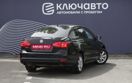 Volkswagen Jetta VI, 2013 год, 1 060 000 рублей, 2 фотография