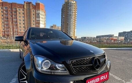 Mercedes-Benz C-Класс, 2013 год, 2 100 000 рублей, 3 фотография