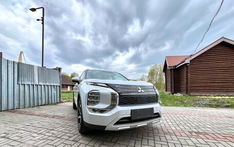 Mitsubishi Outlander, 2022 год, 4 050 000 рублей, 1 фотография
