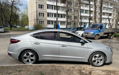 Hyundai Elantra VI рестайлинг, 2019 год, 1 750 000 рублей, 2 фотография