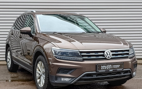 Volkswagen Tiguan II, 2017 год, 2 225 000 рублей, 3 фотография