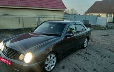 Mercedes-Benz E-Класс, 2000 год, 700 000 рублей, 1 фотография