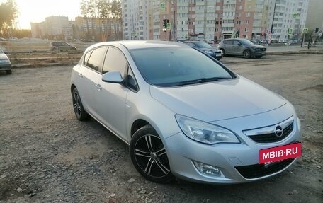 Opel Astra J, 2012 год, 900 000 рублей, 3 фотография