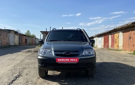 Chevrolet Niva I рестайлинг, 2017 год, 945 000 рублей, 2 фотография