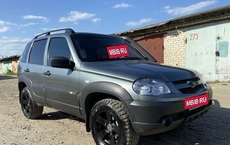 Chevrolet Niva I рестайлинг, 2017 год, 945 000 рублей, 3 фотография