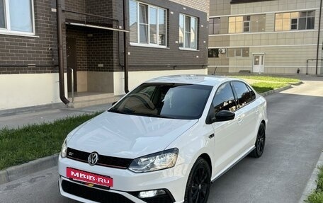 Volkswagen Polo VI (EU Market), 2017 год, 1 390 000 рублей, 2 фотография