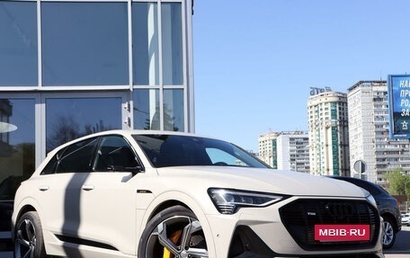 Audi e-tron I, 2020 год, 6 000 000 рублей, 3 фотография