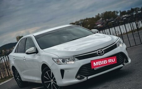 Toyota Camry, 2015 год, 2 150 000 рублей, 2 фотография