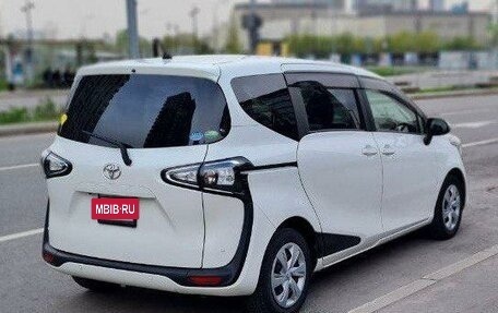 Toyota Sienta II, 2019 год, 1 590 000 рублей, 4 фотография