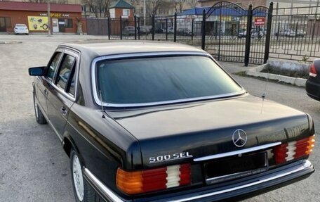 Mercedes-Benz S-Класс, 1984 год, 2 500 000 рублей, 2 фотография