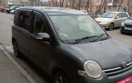 Toyota Sienta I, 2012 год, 945 000 рублей, 2 фотография