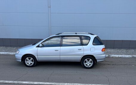 Toyota Ipsum II, 1997 год, 659 000 рублей, 2 фотография